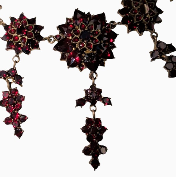 Halsband, örhängen