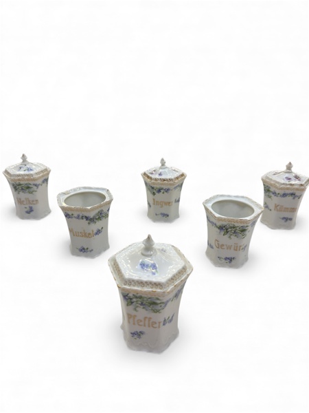 XXX  Kryddburkar samt kannor (19st)