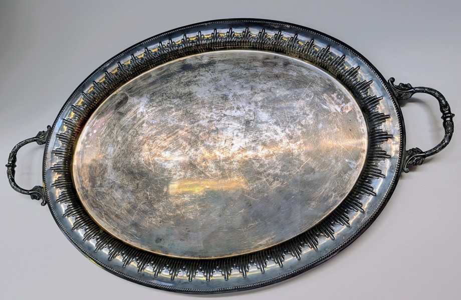 Oval ´bricka med handtag i nysilver Okänd tillverkare