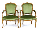 Armstolar, 1 par, bonat trä med grön plyschklädsel,