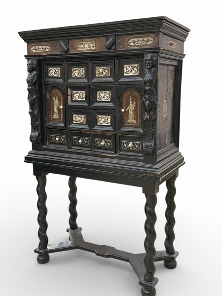 KABINETTSKÅP, Barockstil