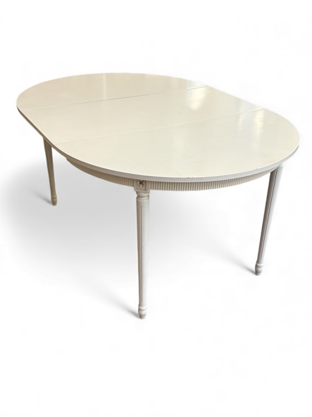 MATBORD, Runt Antikvitt