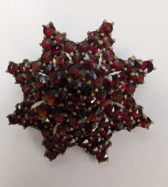 GRANATBROSCH, Böhmiska granater