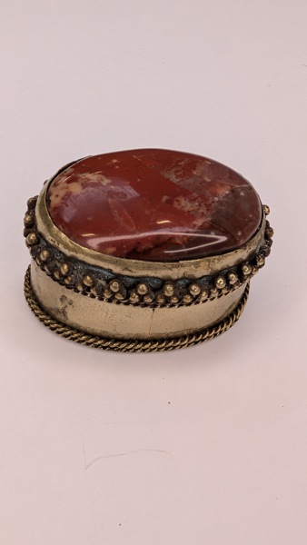 PILLERBURK med lock i marmor