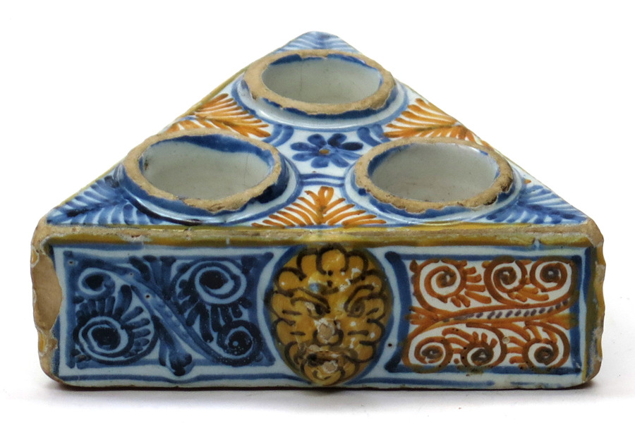 Kryddställ, fajans, antagligen Talaver eller Puente del Arzobispo, Spanien, 1700-tal,