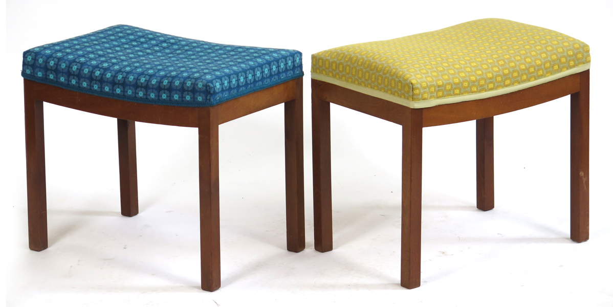 Okänd dansk designer, 1950-60-tal, fotpallar, 1 par, ¨massiv teak med textilklädsel