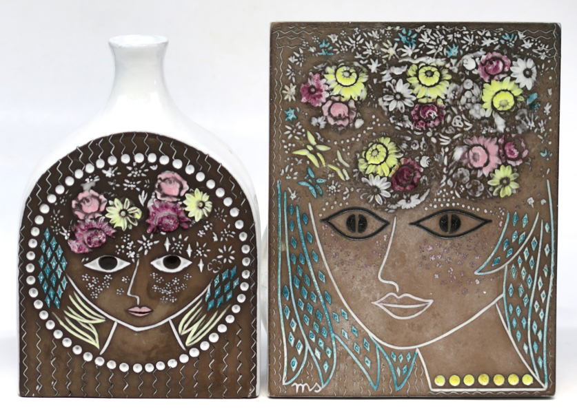 Simmulson, Mari för Uppsala Ekeby, vas samt plakett, delvis glaserat lergods, dekor av kvinnoansikte, signerade