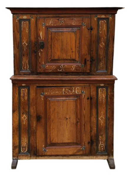 Skåp, bonad fur, allmoge, dekor av initialer samt datering 1810