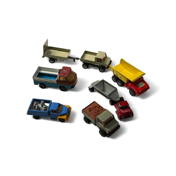 LEKSAKSBILAR, Lastbilar i metall 