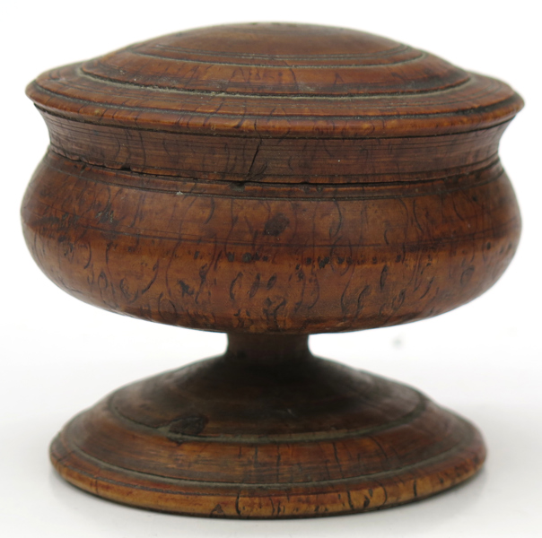 Lockask, svarvad masurbjörk, 1800-talets 1 hälft