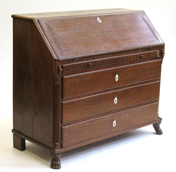 Snedklaffsekretär, bonad ek, antagligen Tyskland, Louis XVI, sekelskiftet 1900,