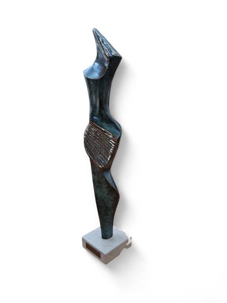 Wysocki, Stanislaw (Stan Wys), skulptur, patinerad och polerad brons på stensockel, stående kvinnogestalt, signerad, numrerad 5/8 o daterad 2007, h 48 cm