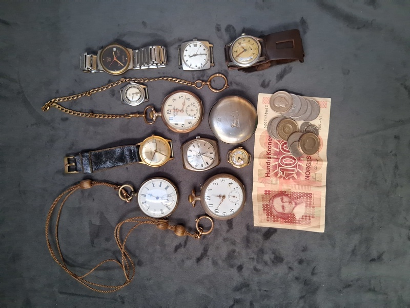PARTI ARMBAND- samt FICKUR