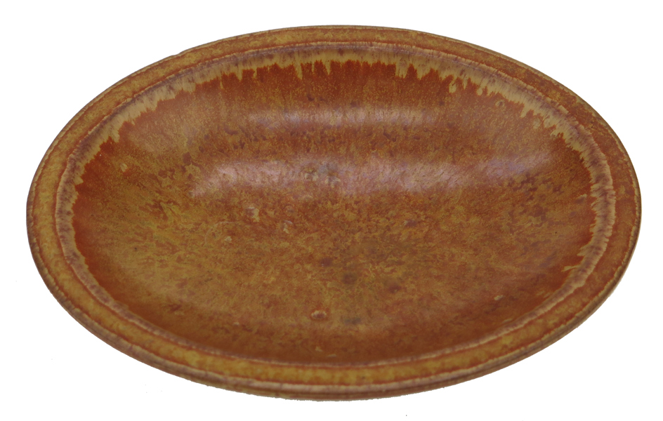 Nylund, Gunnar, för Rörstrand, skålfat, stengods, dekor i brun harpälsglasyr, signerat