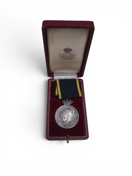 FÖRTJÄNSTMEDALJ, SILVER