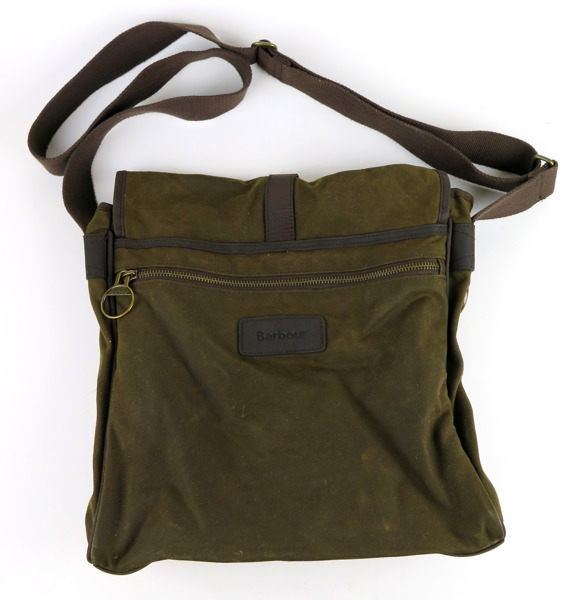 Axelremsväska, vaxad bomull med läderdetaljer, Barbour Wax Leather Mail Bag,