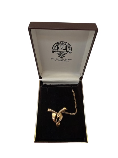 Guld, halsband med berlock