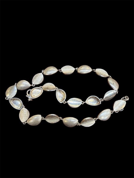 Silverföremål, halskedja & ring