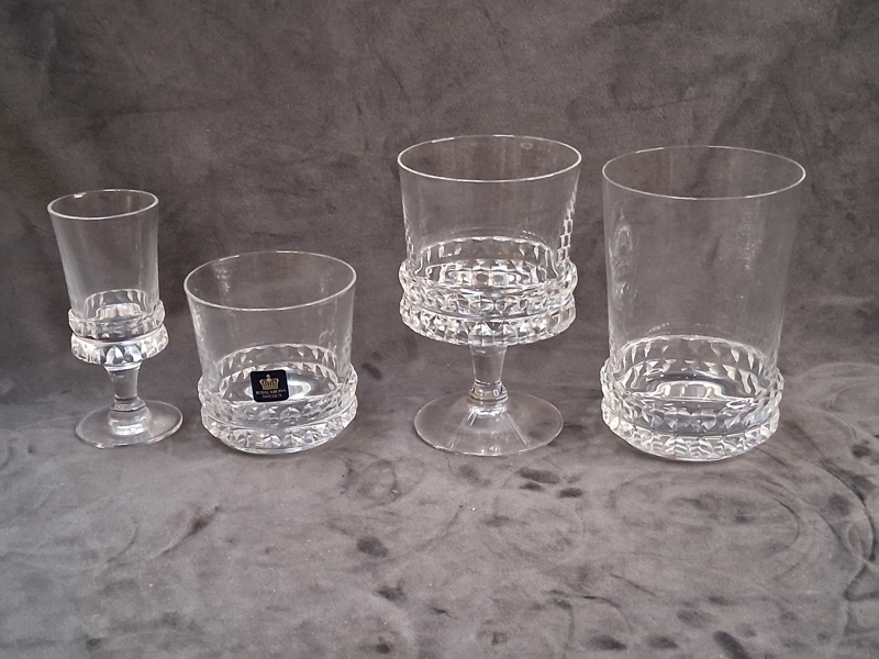GLASSERVIS ROYAL KRONA