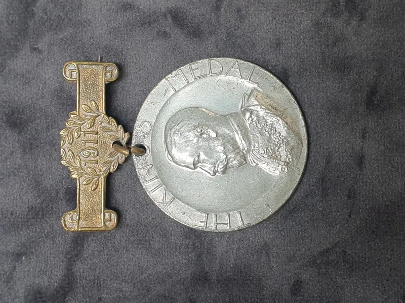 MEDALJ,