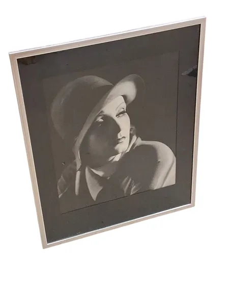 OFFSET, Greta Garbo