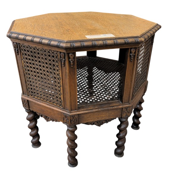 Rökbord, ek och rotting, oktagonal skiva