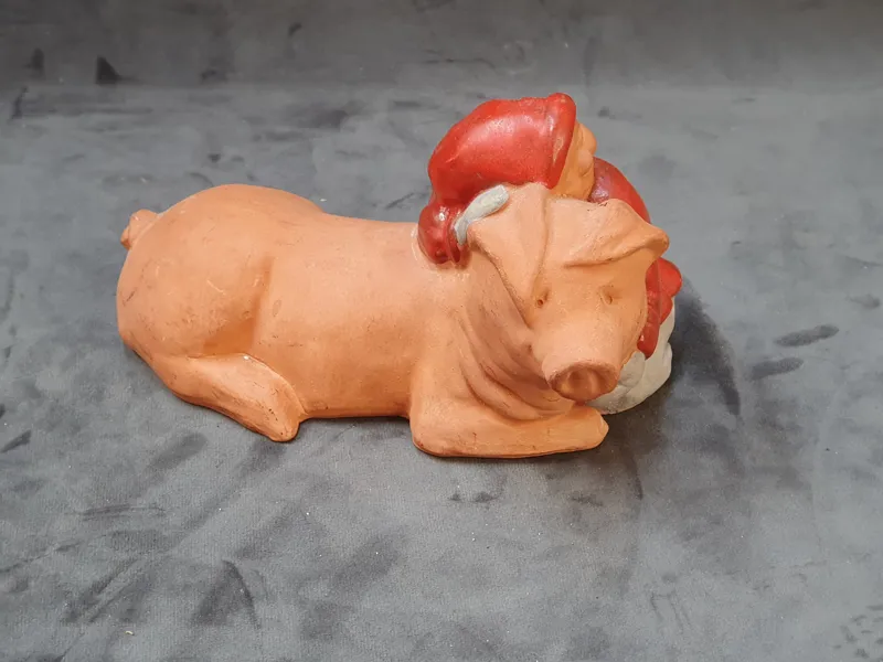 FIGURIN, Tomte med gris