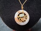 Halsband med hänge i jade och 14k guld