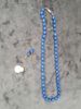 HALSBAND, ÖRONSTIFT, Lapis lazuli samt hänge, guld