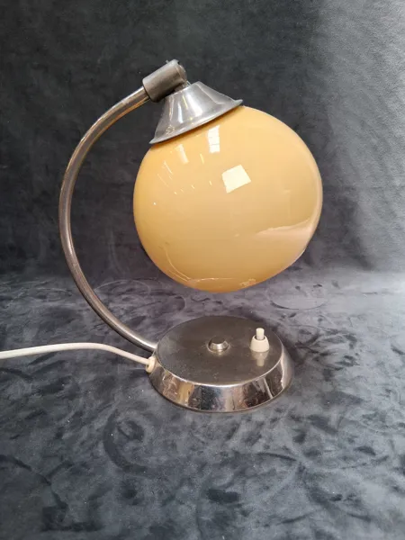 BORDSLAMPA