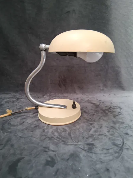 BORDSLAMPA, 1900-talets första hälft