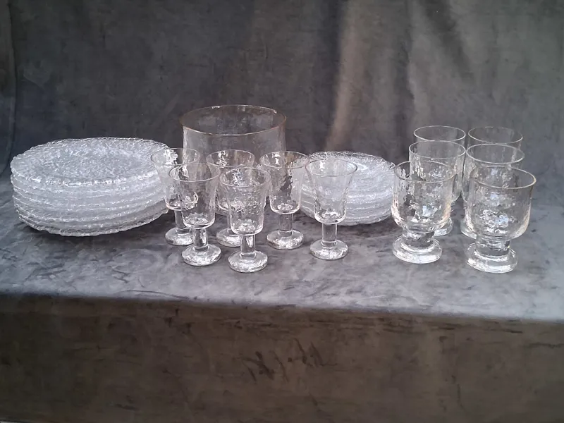 Matservisdelar, glas, Pukeberg, 28 delar