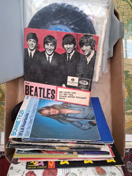 Parti singlar/EP, bla Kinks, Hep stars, Beatles