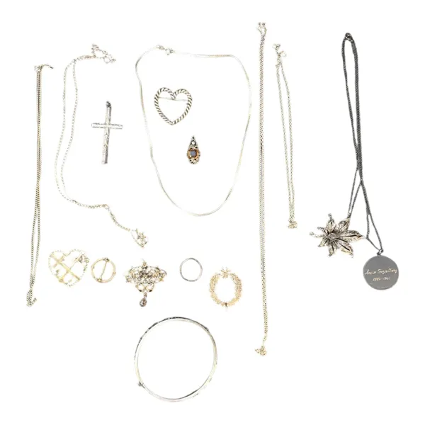 SILVERSMYCKEN, halsband, broscher, armring mm, vikt 83 g