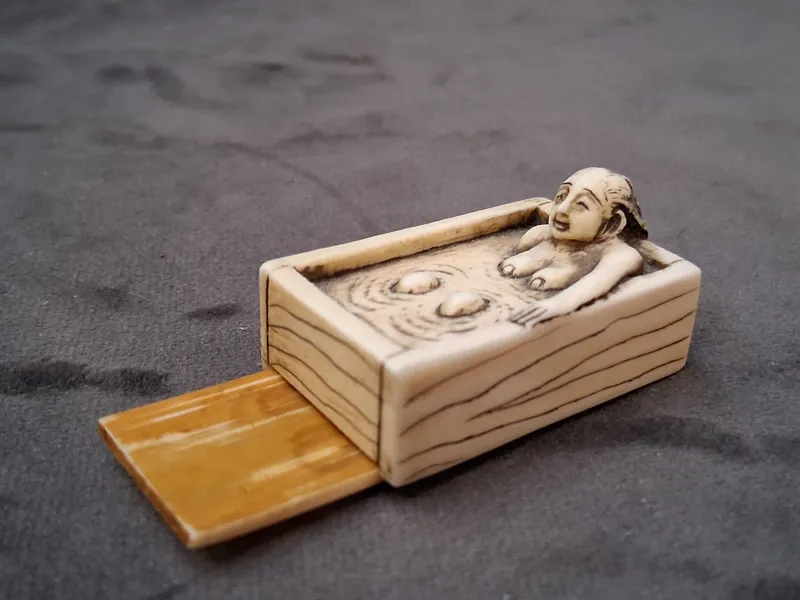 Netsuke, horn?