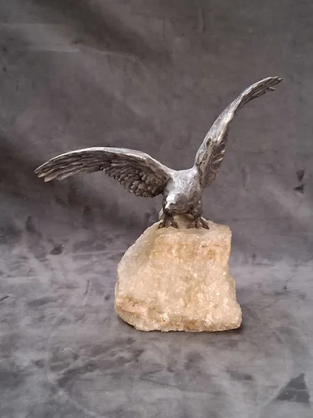 Skulptur, oidentifierad konstnär, örn