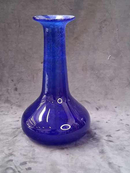 Vas, Erik Höglund, koboltfärgat glas