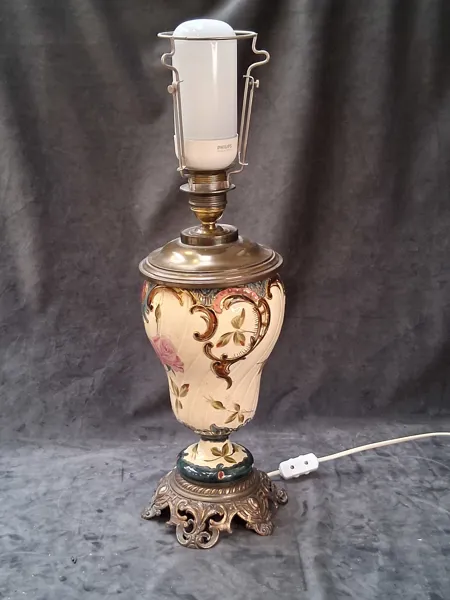 Bordslampa, porslin och metall 