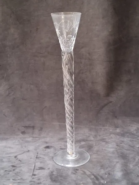 Snapsglas, glas med slipad dekor