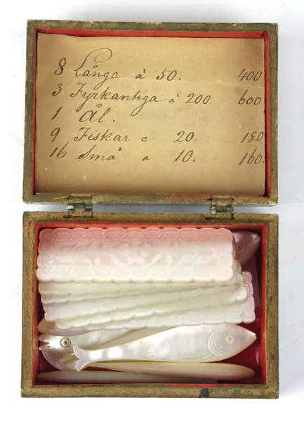 Spelmarker/poängmarkörer, cirka 20 stycken, pärlemor, antagligen Hong Kong, Qing, sekelskiftet 1900,