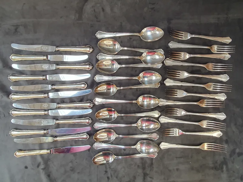 Matskedar, gafflar samt knivar,12+12+12 st, silver