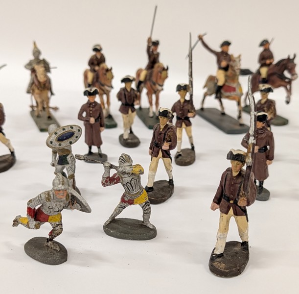 XXX Figurer Militärer med Hästar 