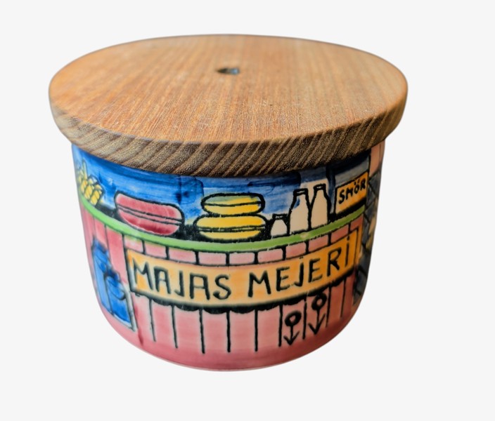 BURK MED LOCK, "Majas Mejeri" Design av ANITA NYLUND, Porslin Jie